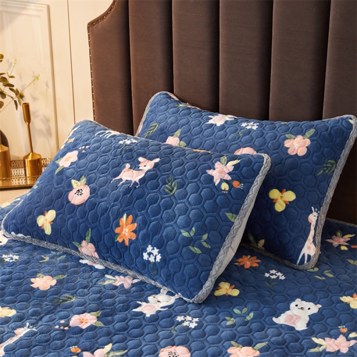 91家纺网 家纺一手货源 找家纺 喜居 2021新款牛奶绒夹棉床笠 森林小鹿