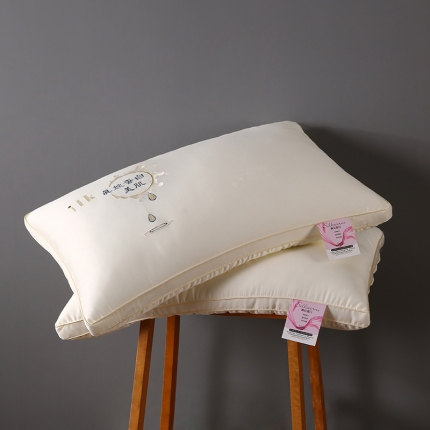 91家纺网 家纺一手货源 找家纺 植物再生纤维真丝羽丝绒枕头可水洗刺绣成人护颈单人枕芯软枕