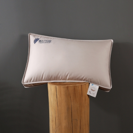 91家纺网 家纺一手货源 找家纺 全棉贡缎刺绣仪征羽丝绒枕头可水洗助眠成人护颈单人舒适枕芯软枕