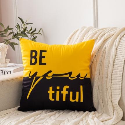 91家纺网 家纺一手货源 找家纺 橘夏纺织品 2025新款短毛绒双面印花抱枕 拼色字母