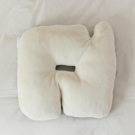 91家纺网 家纺一手货源 找家纺 （总）美茉家居 2021新款NO.兔毛绒异形坐垫