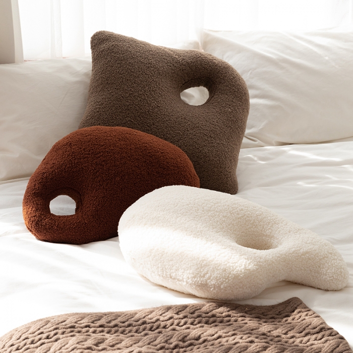 91家纺网 家纺一手货源 找家纺 （总）美茉家居 2021新款调色板异形抱枕