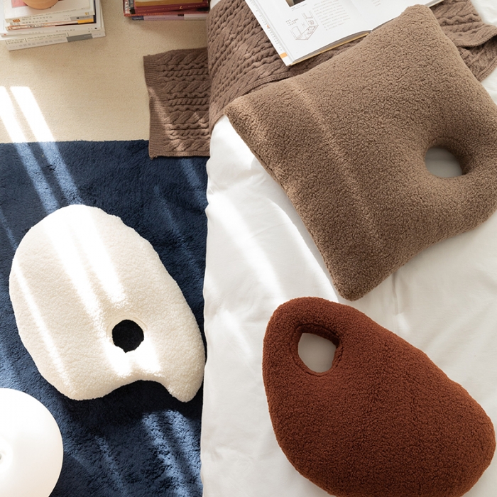 91家纺网 家纺一手货源 找家纺 （总）美茉家居 2021新款调色板异形抱枕