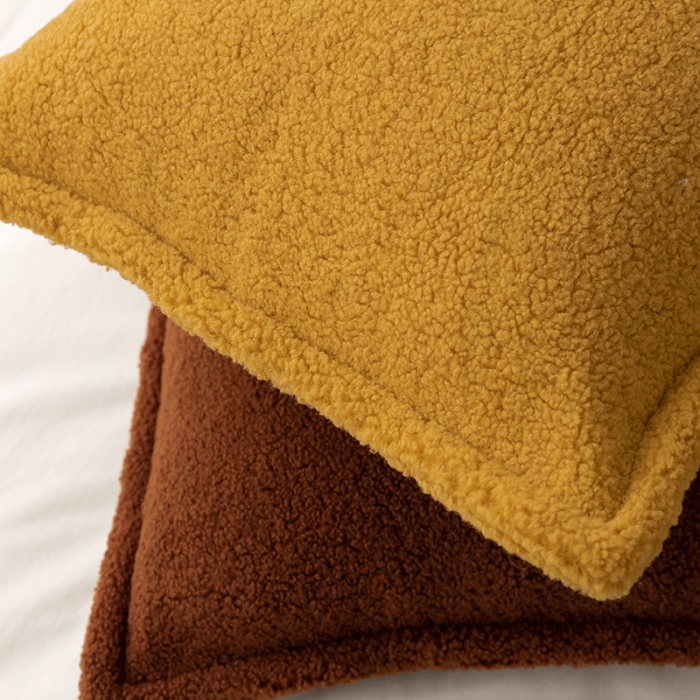 91家纺网 家纺一手货源 找家纺 （总）美茉家居 2021新款颗粒羊毛飞边抱枕