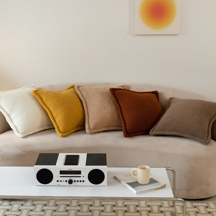 91家纺网 家纺一手货源 找家纺 （总）美茉家居 2021新款颗粒羊毛飞边抱枕