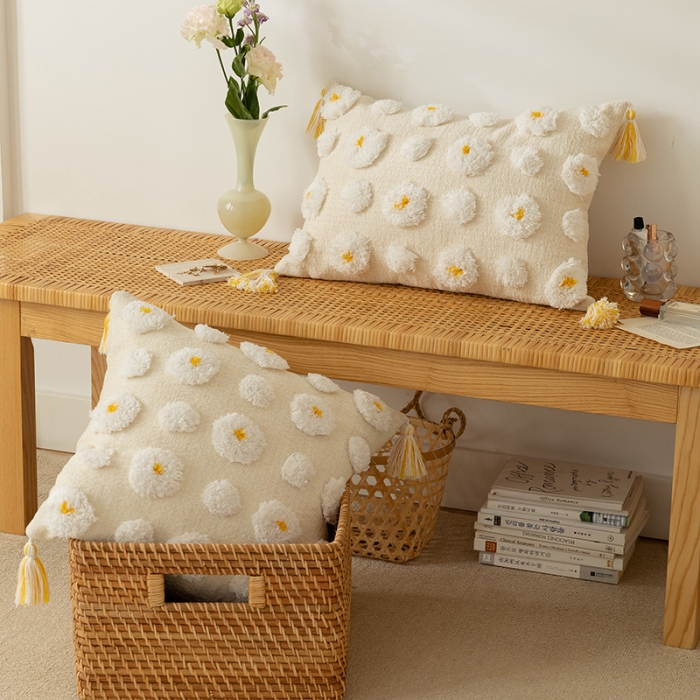 91家纺网 家纺一手货源 找家纺 （总）美茉家居 2021新款雪尼尔簇绒绣小花抱枕