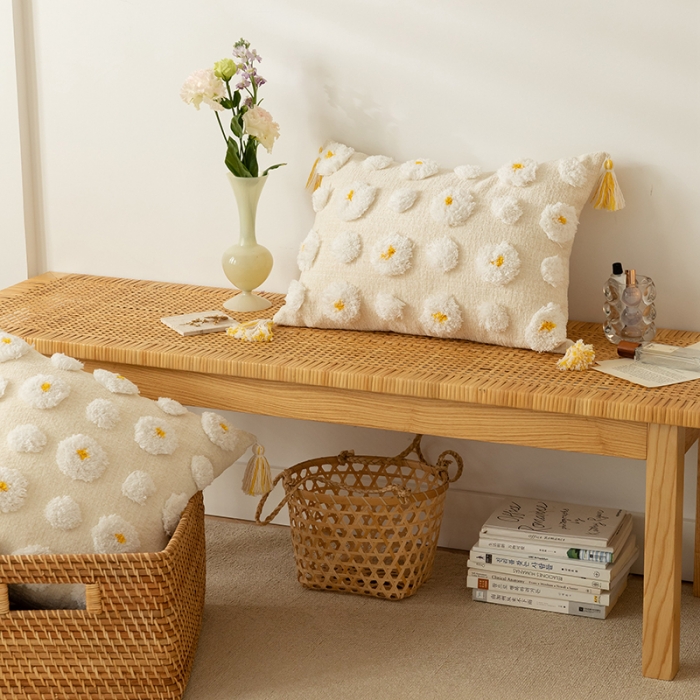 91家纺网 家纺一手货源 找家纺 （总）美茉家居 2021新款雪尼尔簇绒绣小花抱枕