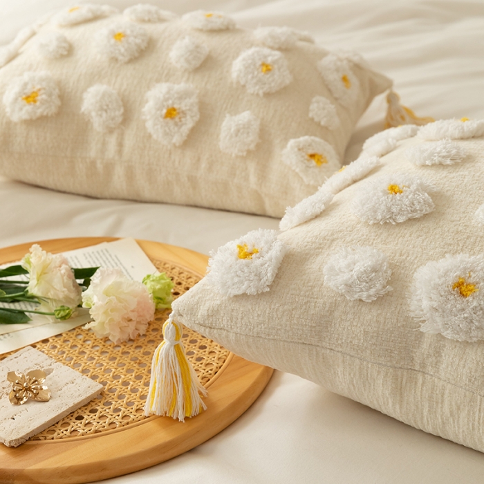 91家纺网 家纺一手货源 找家纺 （总）美茉家居 2021新款雪尼尔簇绒绣小花抱枕