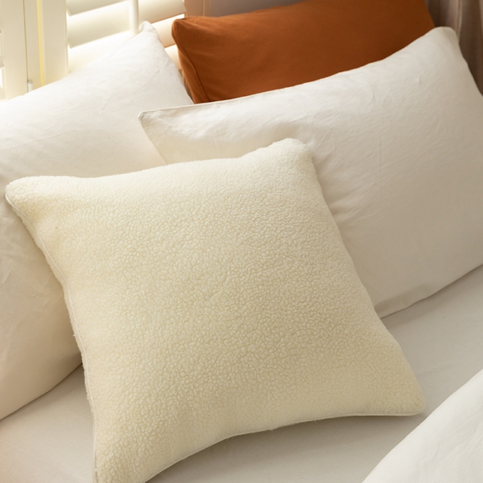 91家纺网 家纺一手货源 找家纺 （总）美茉家居 2021新款雪尼尔羊羔绒混搭抱枕