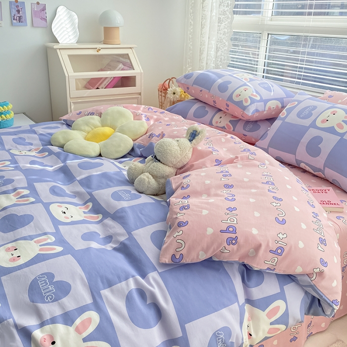 91家纺网 家纺一手货源 找家纺 曼之夏 2022新款13372全棉清新印花四件套 宝心软糖兔