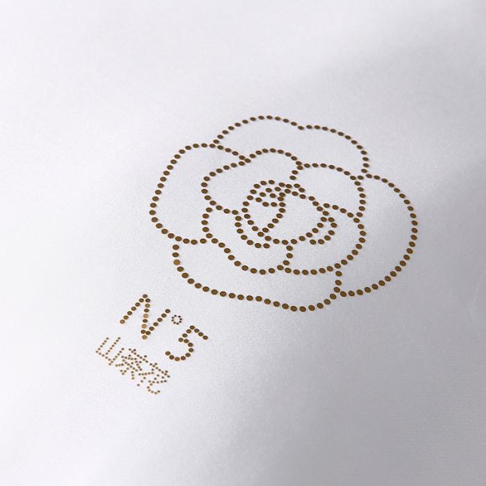 91家纺网 家纺一手货源 找家纺 轻奢日式山茶花天丝面包羽丝绒枕头刺绣成人简约单人枕芯安睡软枕