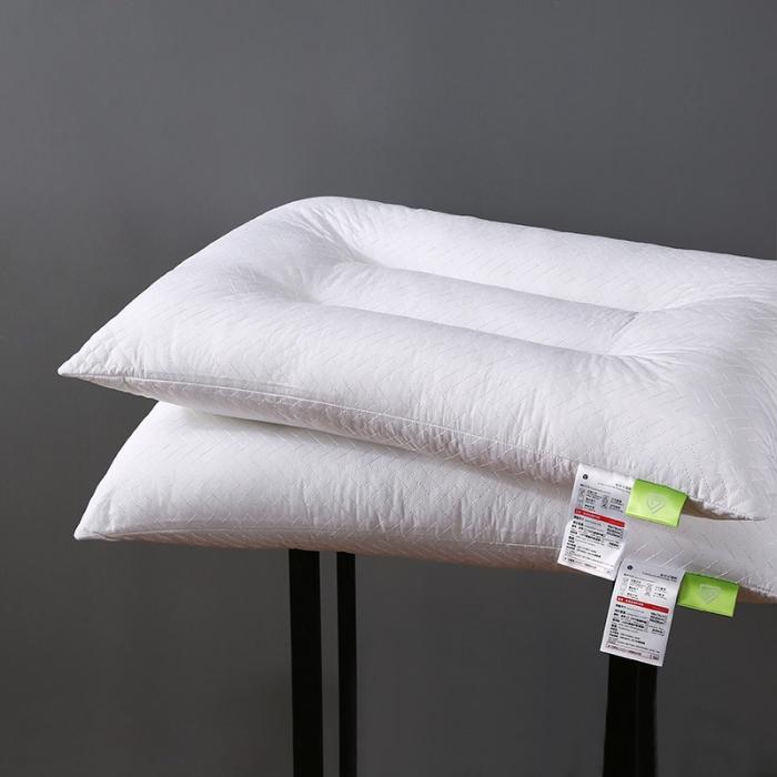 91家纺网 家纺一手货源 找家纺 日式全棉简约绗缝羽丝绒可水洗枕头定型护颈单人安睡枕芯