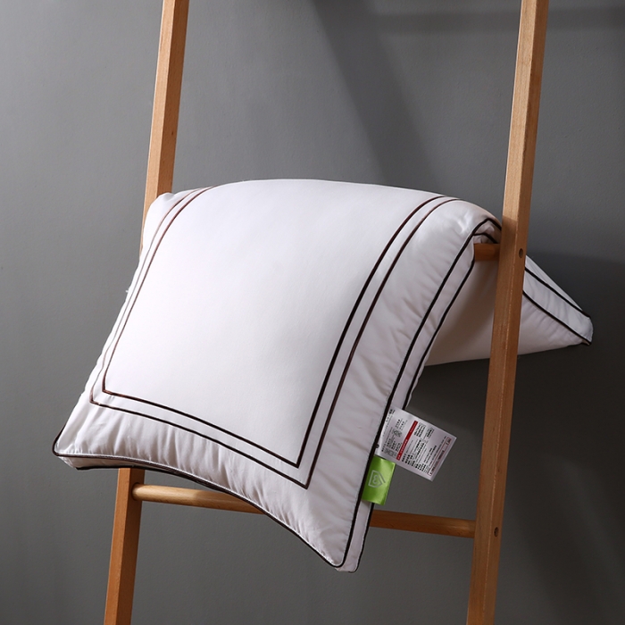 91家纺网 家纺一手货源 找家纺 轻奢简约全棉贡缎刺绣工艺酒店枕芯可水洗护颈舒适枕头单人软枕