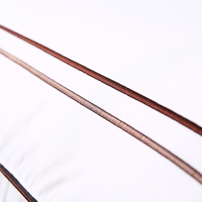 91家纺网 家纺一手货源 找家纺 轻奢简约全棉贡缎刺绣工艺酒店枕芯可水洗护颈舒适枕头单人软枕