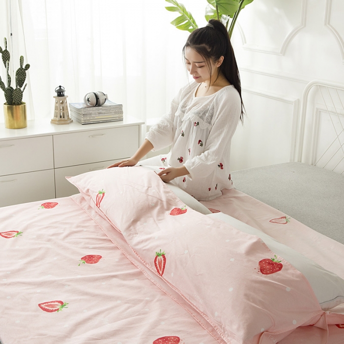91家纺网 家纺一手货源 找家纺 怡家居  全棉隔脏睡袋印花系列 草莓