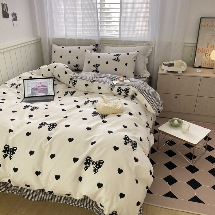 91家纺网 家纺一手货源 找家纺 雅居纺家纺 2022新款13070全棉印花四件套 黑白蝴蝶结