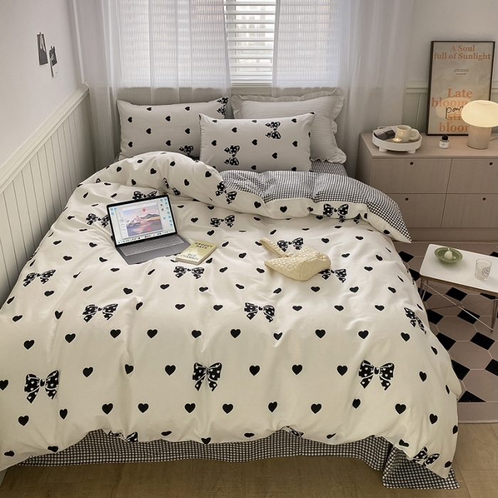 91家纺网 家纺一手货源 找家纺 雅居纺家纺 2022新款13070全棉印花四件套 黑白蝴蝶结