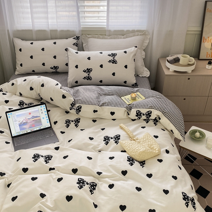 91家纺网 家纺一手货源 找家纺 雅居纺家纺 2022新款13070全棉印花四件套 黑白蝴蝶结