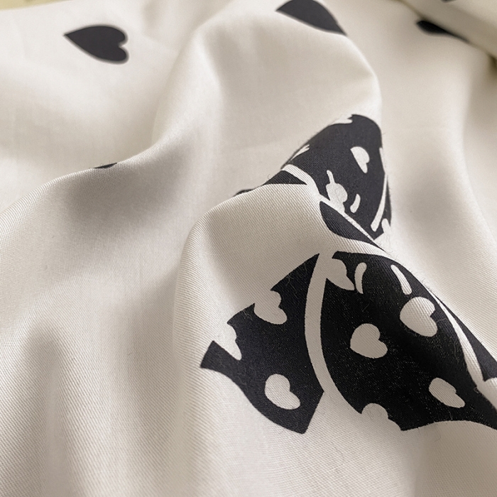 91家纺网 家纺一手货源 找家纺 雅居纺家纺 2022新款13070全棉印花四件套 黑白蝴蝶结