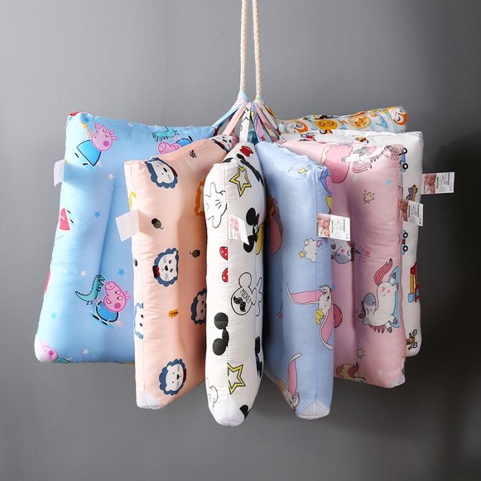 91家纺网 家纺一手货源 找家纺 全棉印花儿童经典卡通图案可水洗枕头定型呵护枕芯婴童软枕