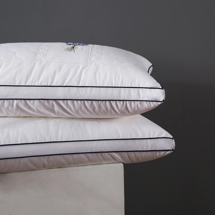 91家纺网 家纺一手货源 找家纺 全棉绗缝刺绣薰衣草枕芯花草护颈枕学生睡眠透气枕头酒店单人软枕