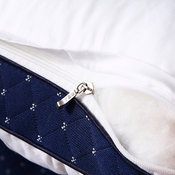 91家纺网 家纺一手货源 找家纺 全棉绗缝羽丝绒透气安睡护颈枕芯助眠定型成人枕头单人护颈枕