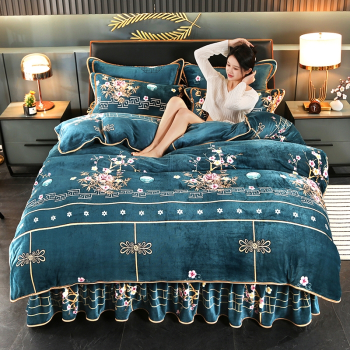 91家纺网 家纺一手货源 找家纺 梦莱情纺新款8.5斤牛奶绒四件套日产12000套 碧月成妆