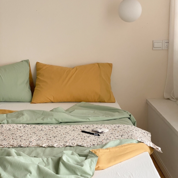 91家纺网 家纺一手货源 找家纺 梦享生活2022新款水洗棉双拼大豆纤维夏被 淡雅绿双拼蜂蜜黄