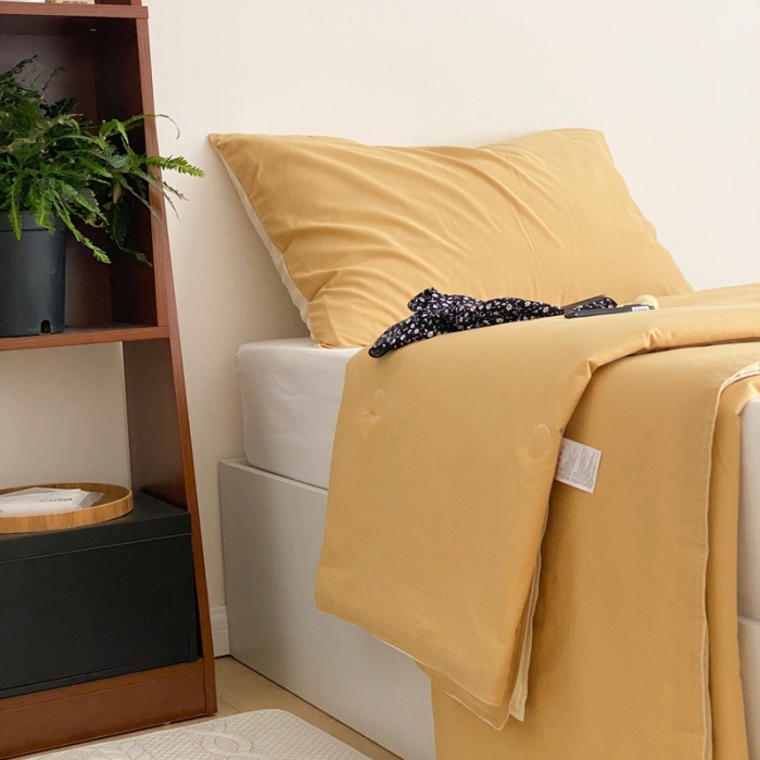 91家纺网 家纺一手货源 找家纺 梦享生活 2022新款水洗棉双拼大豆纤维夏被 蜂蜜黄双拼奶茶