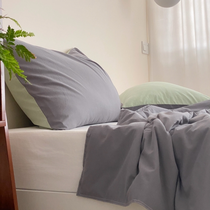91家纺网 家纺一手货源 找家纺 梦享生活 2022新款水洗棉双拼大豆纤维夏被 灰色双拼淡雅绿