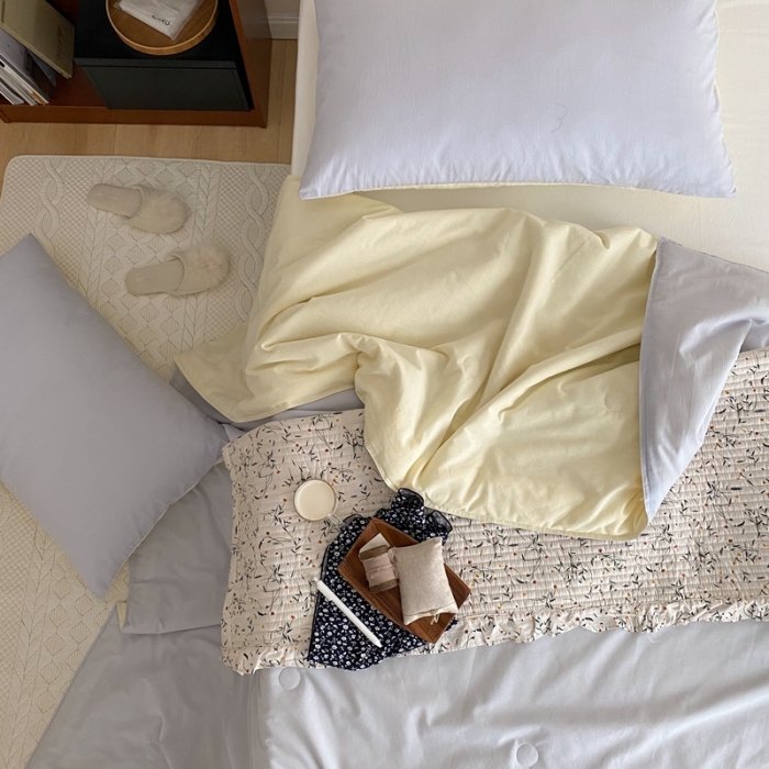 91家纺网 家纺一手货源 找家纺 梦享生活 2022新款水洗棉双拼大豆纤维夏被 浅蓝双拼奶茶