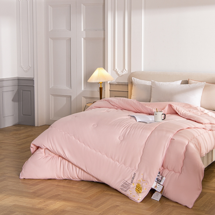 91家纺网 家纺一手货源 找家纺 丽卡家纺 2023新款相亲相爱系列大豆被子被芯子母被 粉色