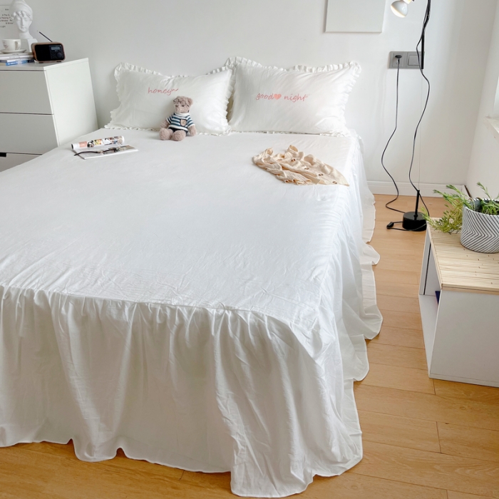 91家纺网 家纺一手货源 找家纺 六巷胡同 2022春夏新品ins风水洗棉单品床裙三件套 ins本白