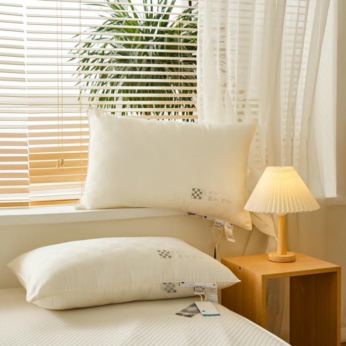 91家纺网 家纺一手货源 找家纺 榻尚家居 2021新款日系棋盘格枕芯48*74