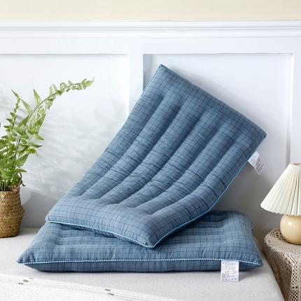 91家纺网 家纺一手货源 找家纺 梦叶草 2021新款全棉水洗棉毛球花边枕 蓝色