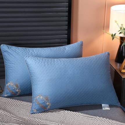 91家纺网 家纺一手货源 找家纺 梦叶草 2021新款全棉绗缝枕头艾草美眠枕芯 蓝色