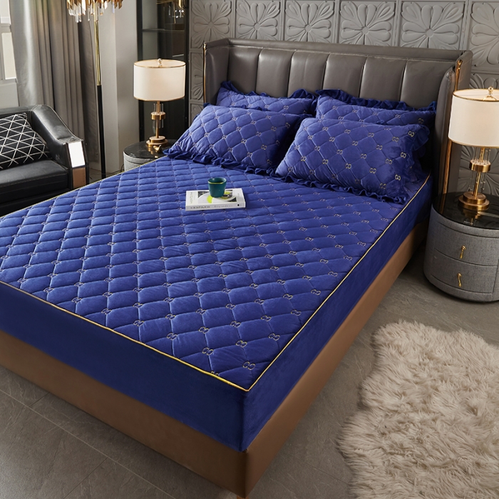 91家纺网 家纺一手货源 找家纺 十个点家纺 2021新款倾国倾城水晶绒夹棉床笠 宝蓝