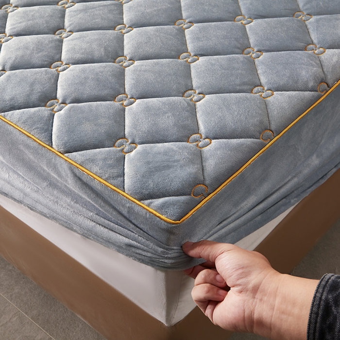 91家纺网 家纺一手货源 找家纺 十个点家纺 2021新款倾国倾城水晶绒夹棉床笠 灰色