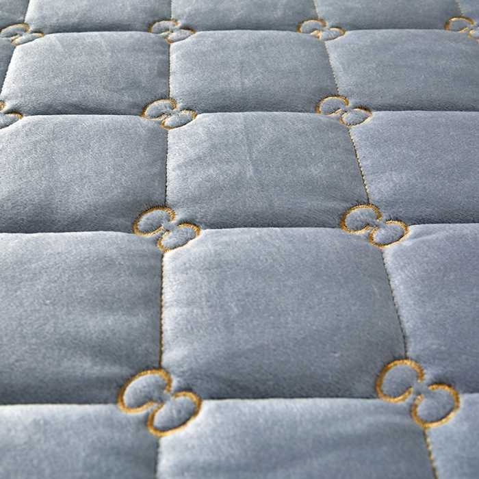 91家纺网 家纺一手货源 找家纺 十个点家纺 2021新款倾国倾城水晶绒夹棉床笠 灰色