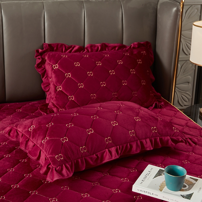 91家纺网 家纺一手货源 找家纺 十个点家纺 2021新款倾国倾城水晶绒夹棉床笠 酒红