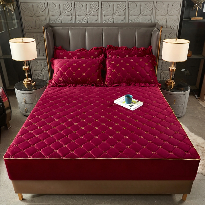 91家纺网 家纺一手货源 找家纺 十个点家纺 2021新款倾国倾城水晶绒夹棉床笠 酒红