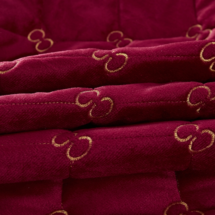 91家纺网 家纺一手货源 找家纺 十个点家纺 2021新款倾国倾城水晶绒夹棉床笠 酒红