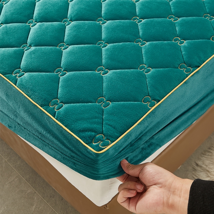 91家纺网 家纺一手货源 找家纺 十个点家纺 2021新款倾国倾城水晶绒夹棉床笠 绿色