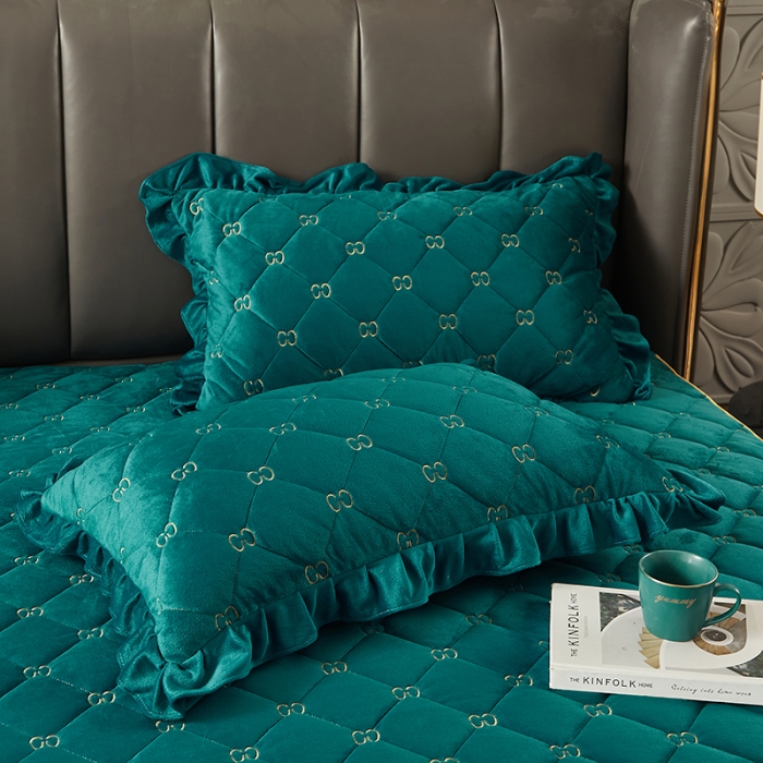 91家纺网 家纺一手货源 找家纺 十个点家纺 2021新款倾国倾城水晶绒夹棉床笠 绿色