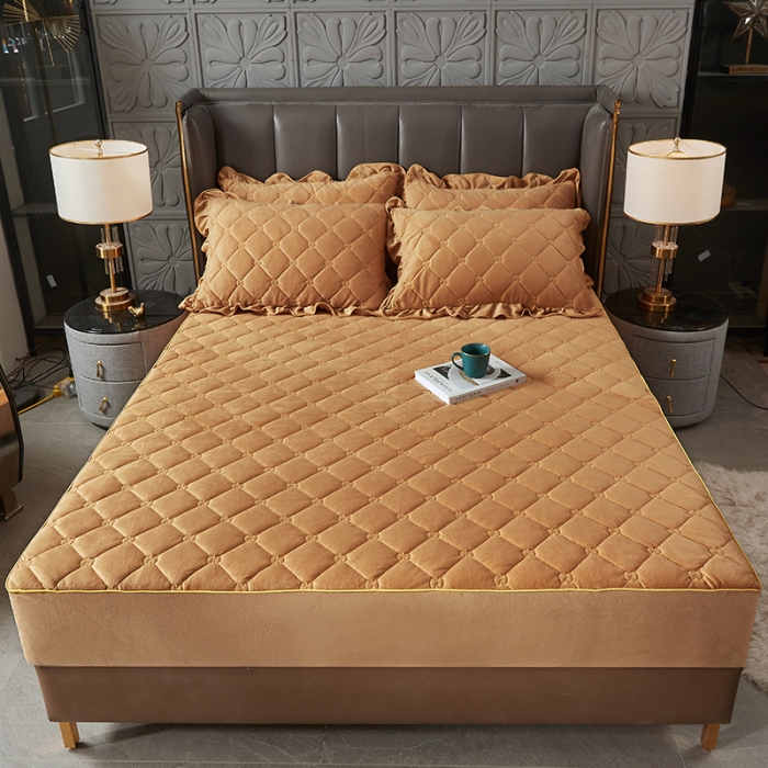 91家纺网 家纺一手货源 找家纺 十个点家纺 2021新款倾国倾城水晶绒夹棉床笠 驼色