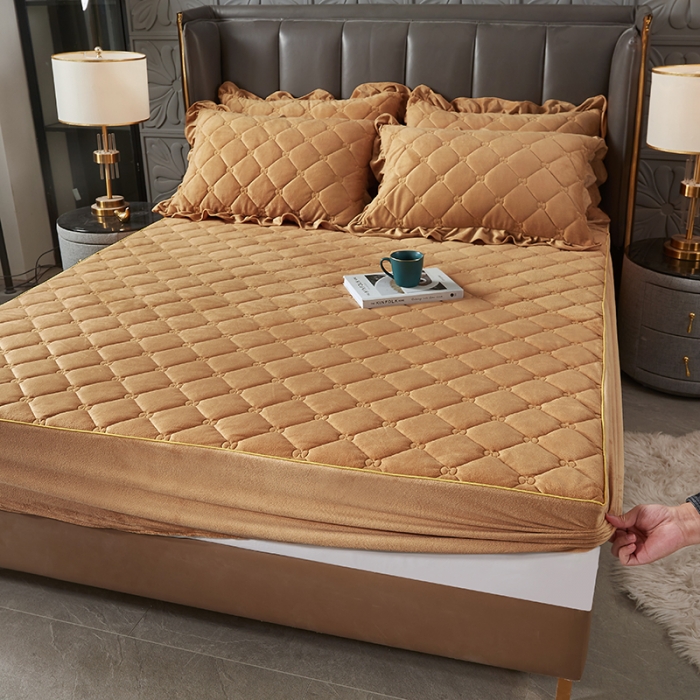 91家纺网 家纺一手货源 找家纺 十个点家纺 2021新款倾国倾城水晶绒夹棉床笠 驼色