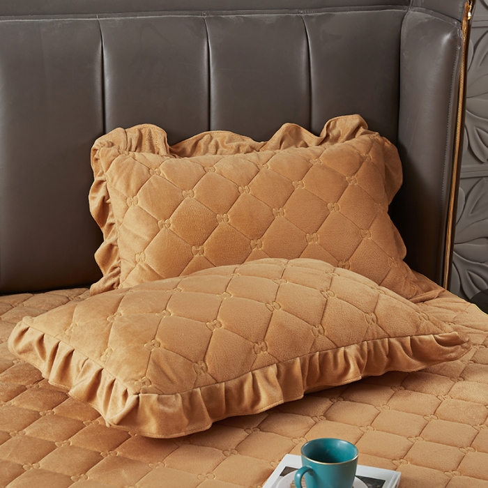 91家纺网 家纺一手货源 找家纺 十个点家纺 2021新款倾国倾城水晶绒夹棉床笠 驼色