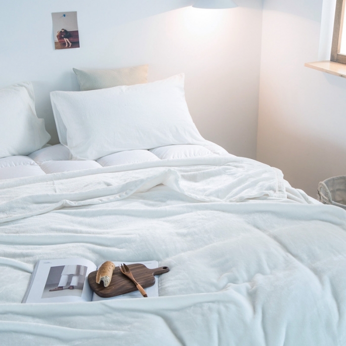 91家纺网 家纺一手货源 找家纺 （总）来菲毛毯 2025新款1.8公斤加厚科技绒超厚外贸毯子毛毯休闲绒毯