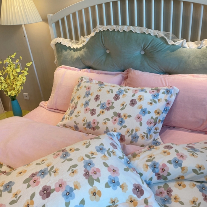 91家纺网 家纺一手货源 找家纺 棉生活家纺 2021新款冰岛臻棉绒印花四件套 繁花漫漫