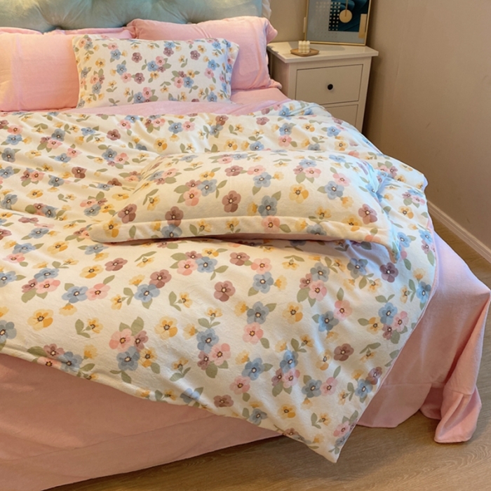 91家纺网 家纺一手货源 找家纺 棉生活家纺 2021新款冰岛臻棉绒印花四件套 繁花漫漫